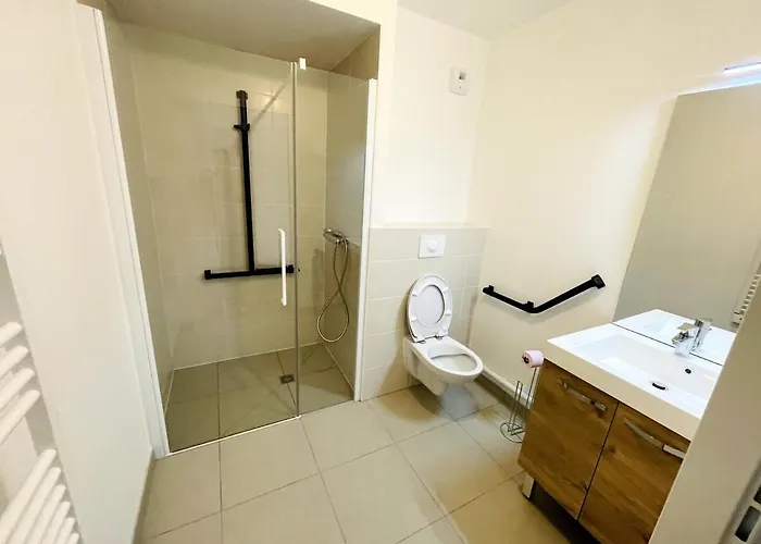 Dans Avec Salon Et Cuisine Partages - 403 Daire