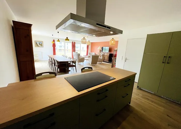 Dans Avec Salon Et Cuisine Partages - 403 Daire